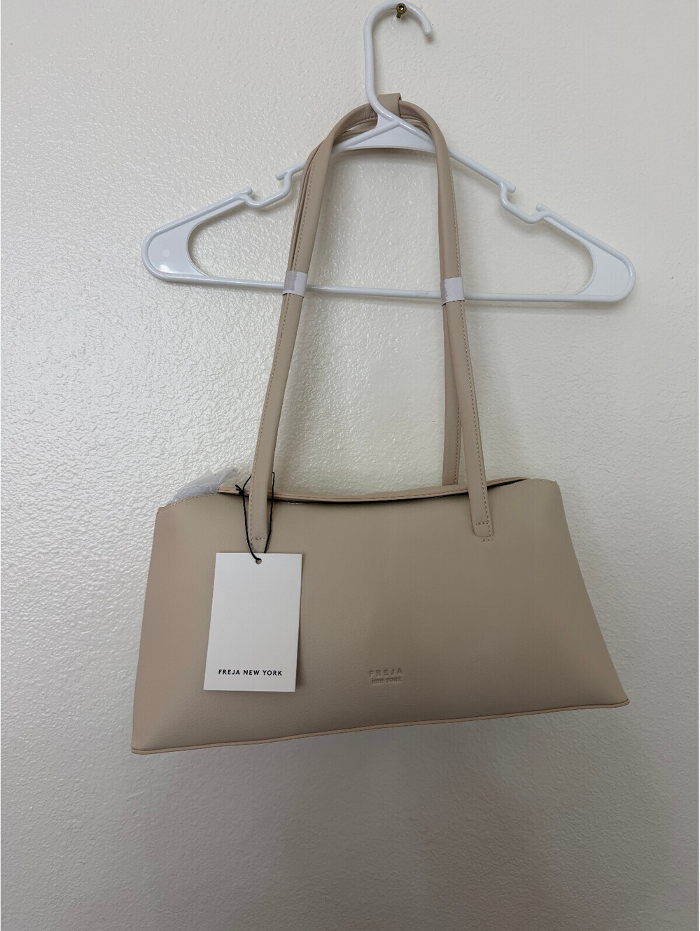 Freja New York Beige Leather Shoulder Bag